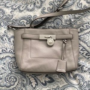 Michael KORS Hamilton traveler messenger bag
